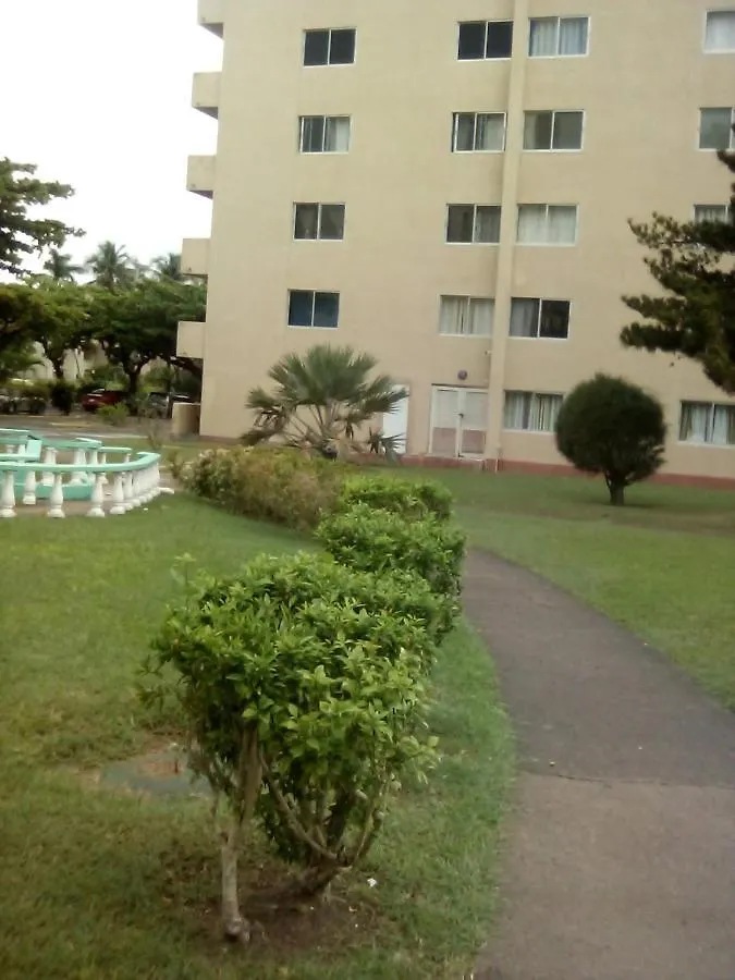 One Bed Room Apartment & One Studio In Ochi Rios Ocho Rios